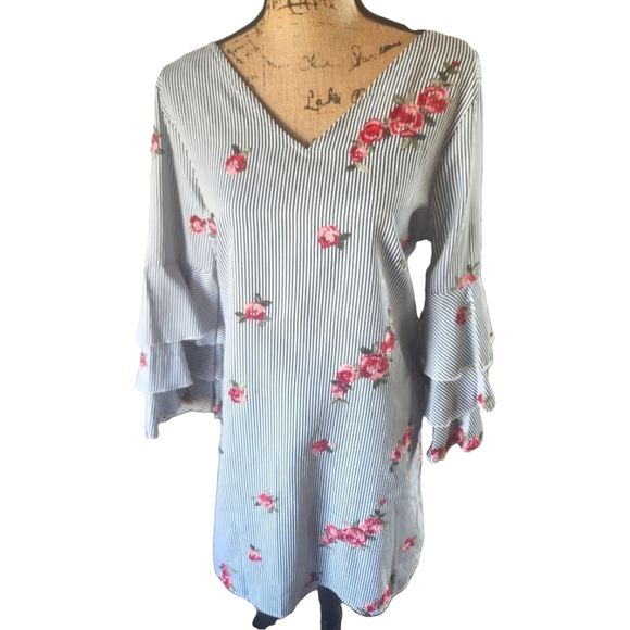 NWT Striped Floral Maxsport V-Neck Blouse Med - Picture 1 of 6